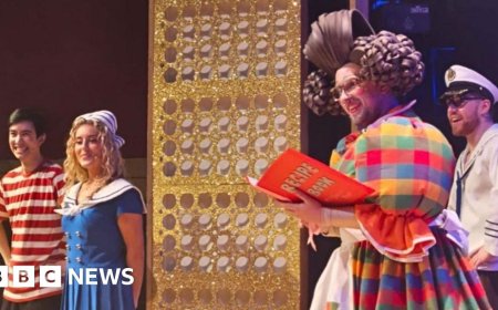 From backstage to centre stage - how a stand-in Dame saved the day