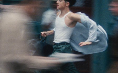 ‘Marty Supreme’ Review: Timothée Chalamet Sprints to the Top