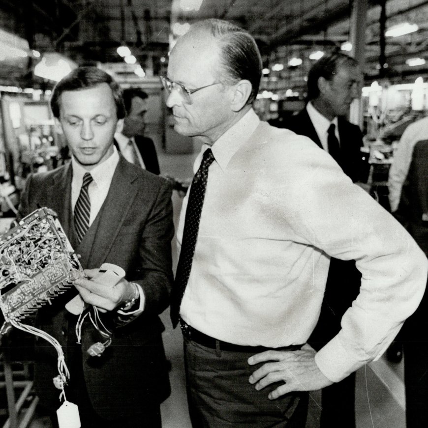 Donald E. Petersen, 97, Who Rescued Ford Motor Co., Is Dead