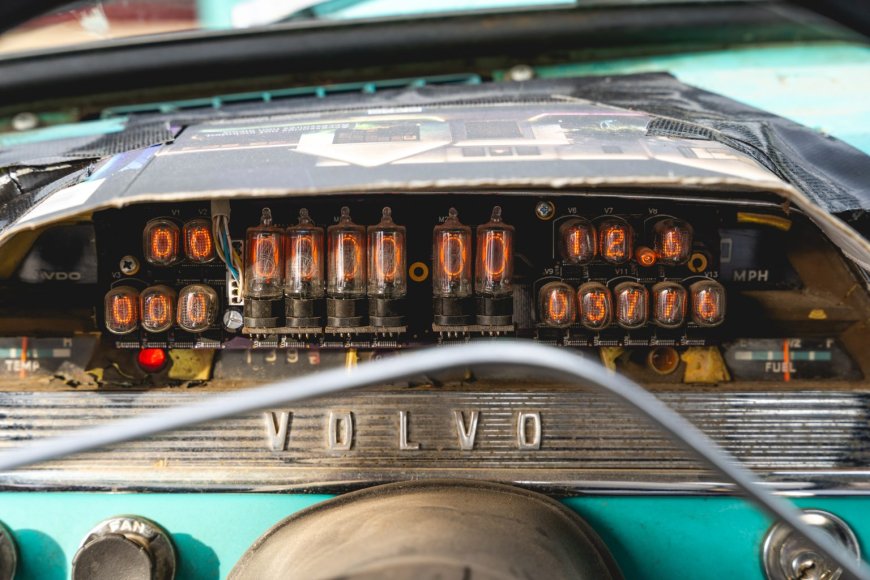 Nixie Tube Dashboard is Period-Appropriate Hack to Vintage Volvo