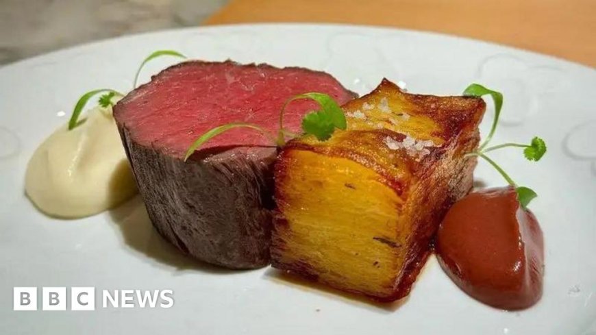 What are professional footballers tucking into at Christmas?