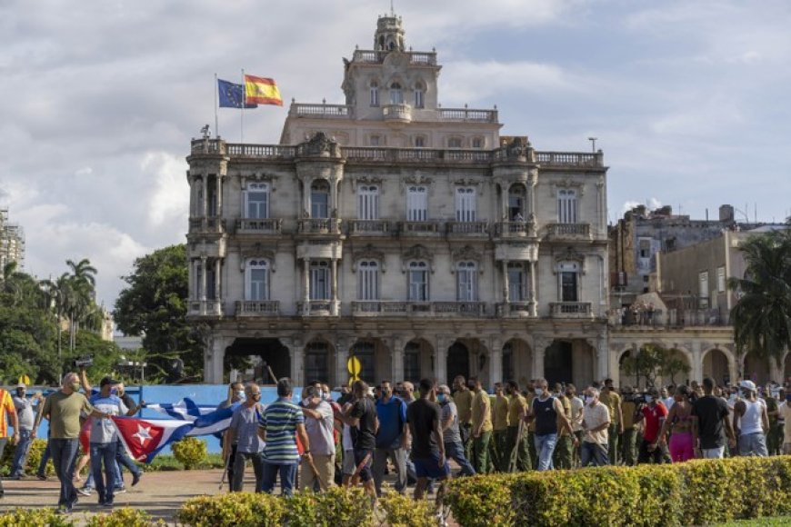 EU to Cuba  'You've Got a Friend in We'