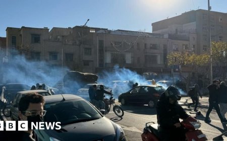 Trump warning over Iran protests 'reckless' says foreign minister