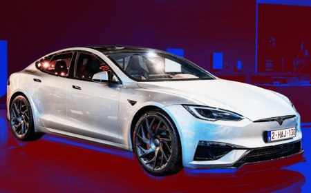 Elon Musk Announces Tesla Will Stop Making Its Model S and X and Will Build Humanoid Robots Instead