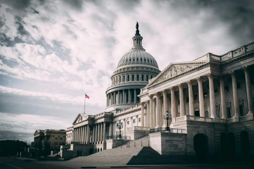 U.S. Senator opens probe on Binance over alleged $1.7 billion flow to Iranian entities