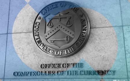 Banking Regulator Floats New Stablecoin Yield Rules—Do They Hurt Coinbase?