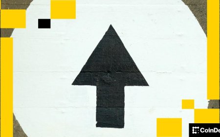 Bitcoin above $71,000, ETH, SOL, ADA zoom higher as cryptos shrugs off stock weakness