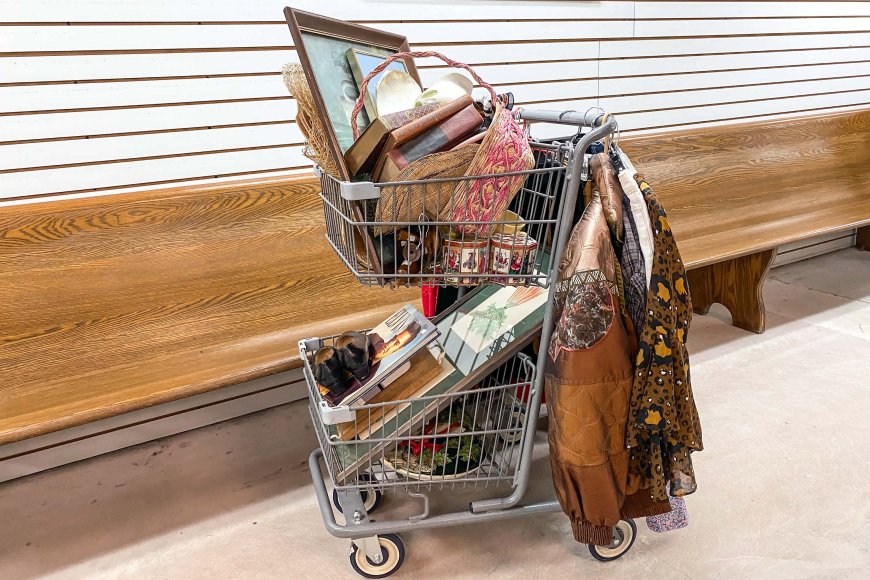 My “ETC” Trick for Thrifting Saves Me Money in Every Store