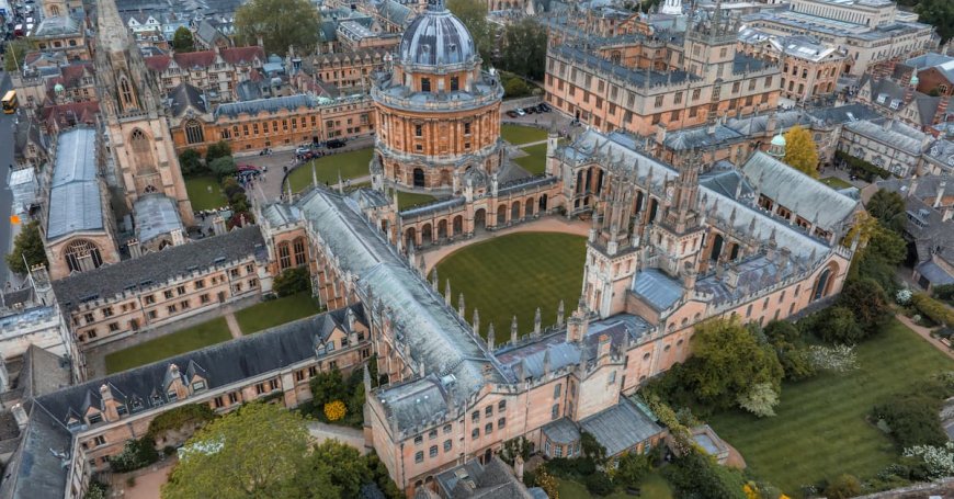 UNESCO and Oxford University launch global AI course for courts