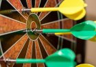 Centrality in the Internet’s names