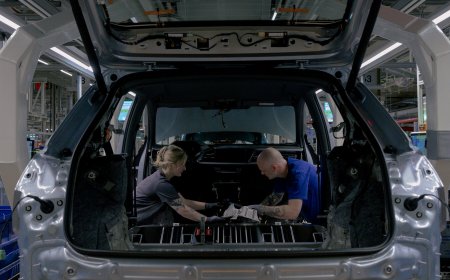 Volkswagen Is Cutting Production as Sales in China Plunge