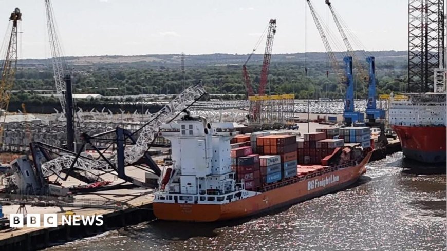 Man injured in dockside crane 'collapse'