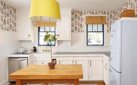This Forgotten Kitchen Cabinet Detail Is So Much Chicer Than Paint