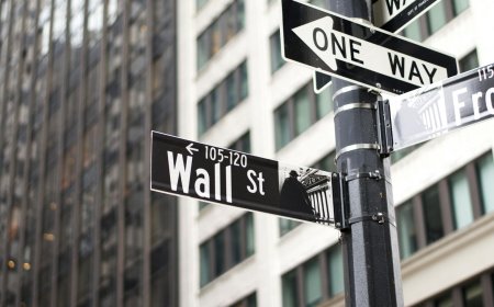 Tokenization stocks slip as SEC delay puts 'speed bump' in crypto’s Wall Street push