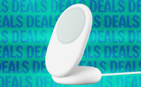 The Google Pixelsnap Charger With Stand Is 50 Percent Off Right Now