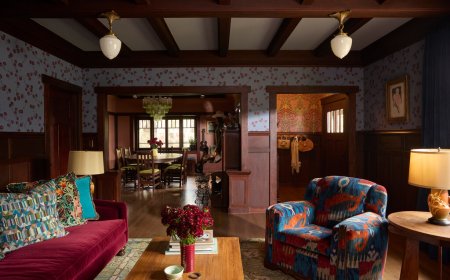 A Pasadena Craftsman Bursting With Color