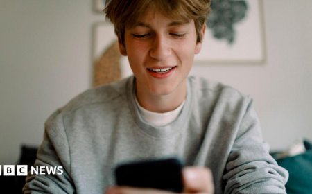 Students wait for GCSE and BTec grades as app launches for 750 schools in England