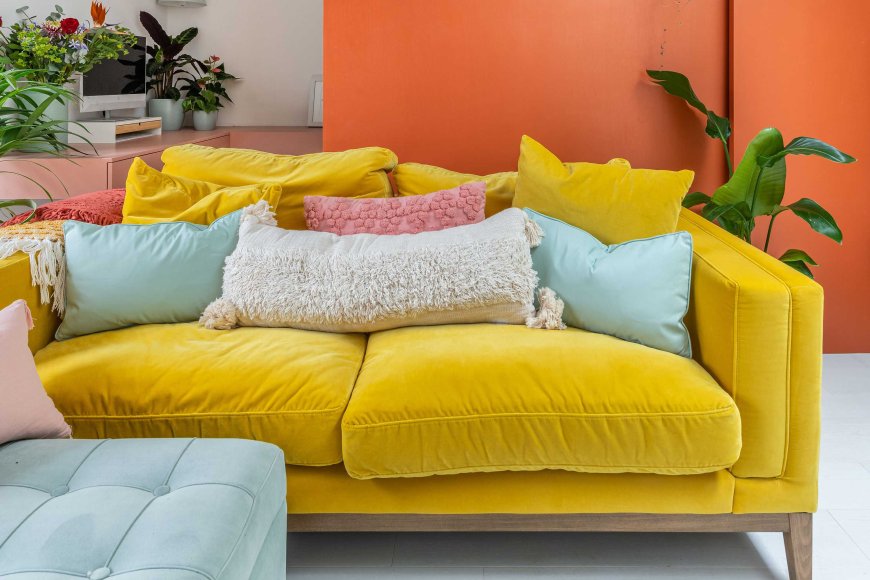 I'm Taking Small-Space Notes From This Family of 4 in a 450-Square-Foot Studio