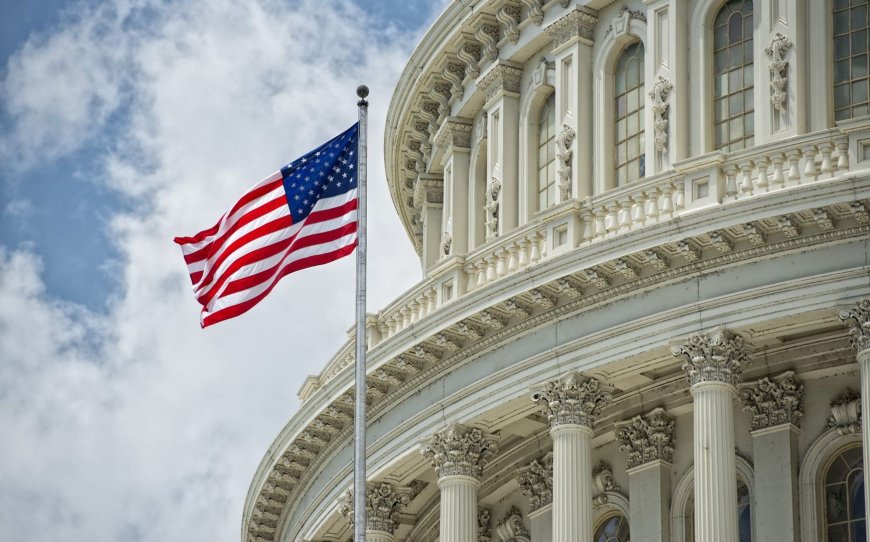 XRP leads majors losses as Clarity Act vote slips to September