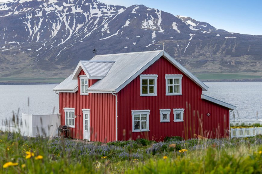Pick Your Favorite Summer House in Iceland