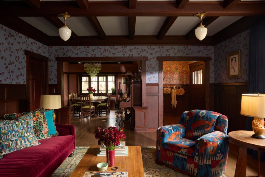 A Pasadena Craftsman Bursting With Color